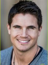 Robbie Amell