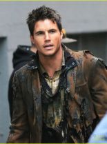 Robbie Amell