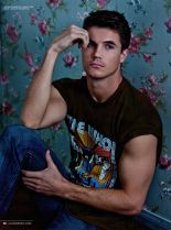 Robbie Amell