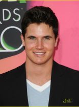 Robbie Amell