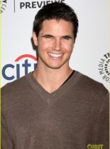 Robbie Amell