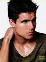 Robbie Amell