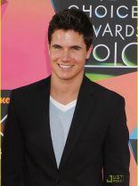 Robbie Amell