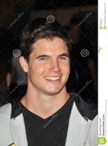 Robbie Amell