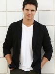 Robbie Amell