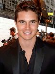 Robbie Amell