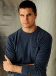 Robbie Amell