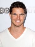 Robbie Amell