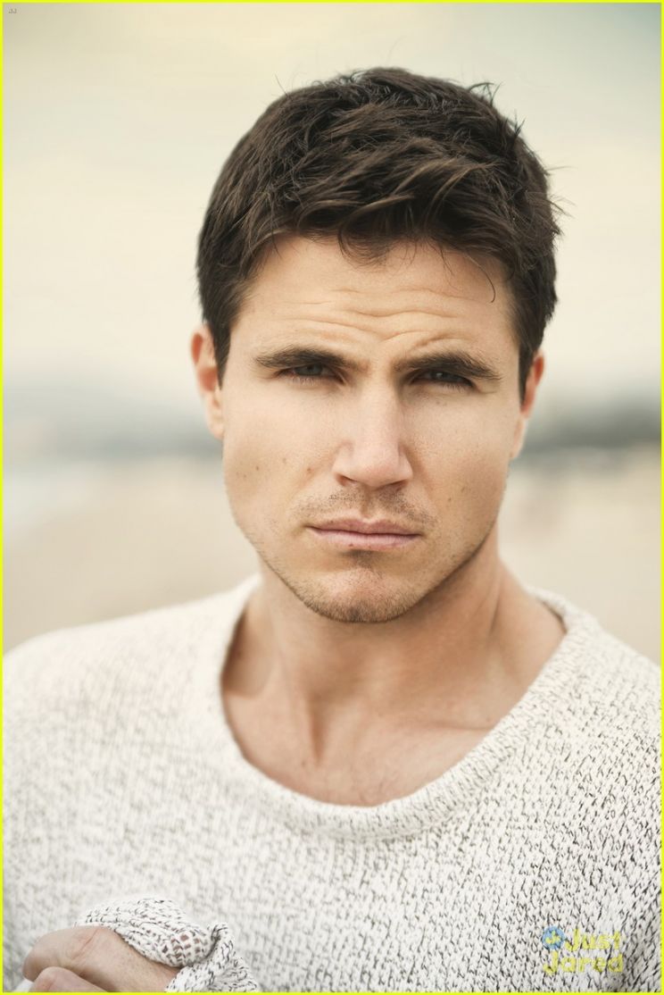 Robbie Amell