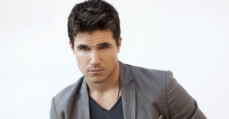 Robbie Amell