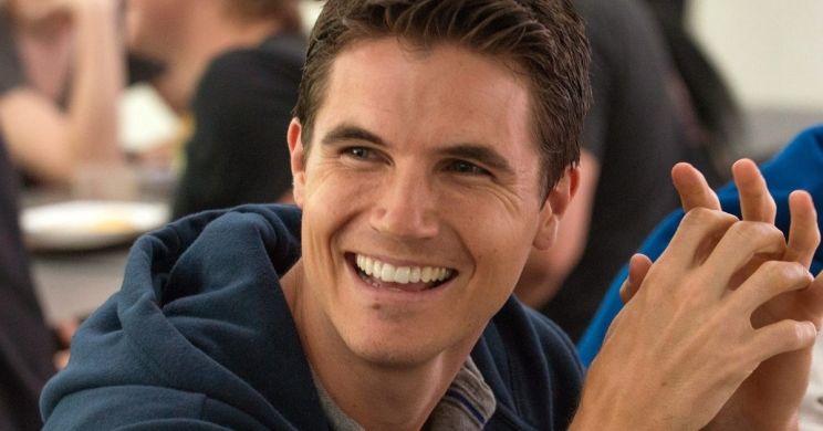 Robbie Amell