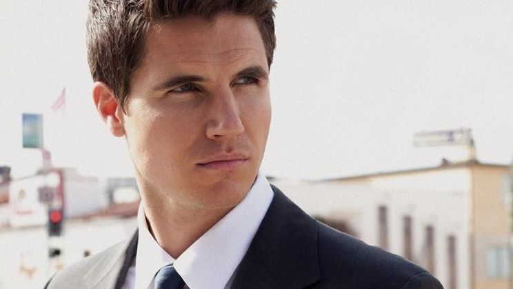 Robbie Amell