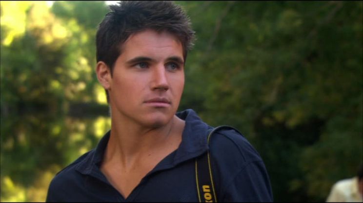 Robbie Amell