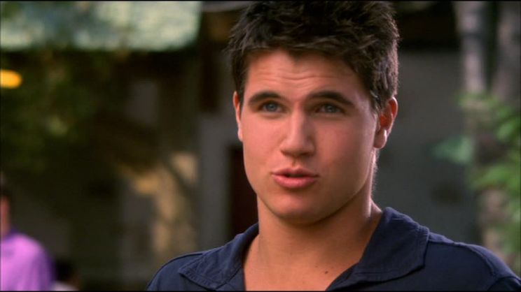 Robbie Amell