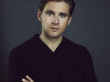 Robert Bathurst