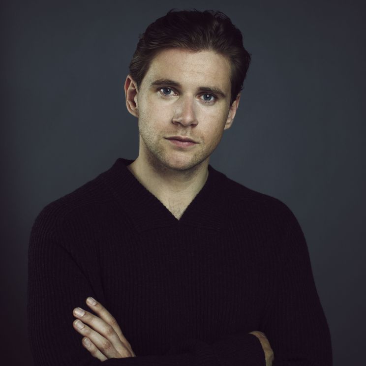 Robert Bathurst