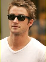 Robert Buckley
