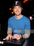 Robert Buckley