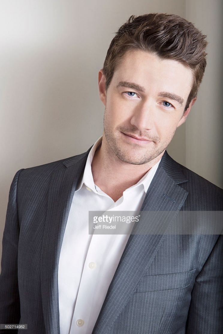 Robert Buckley