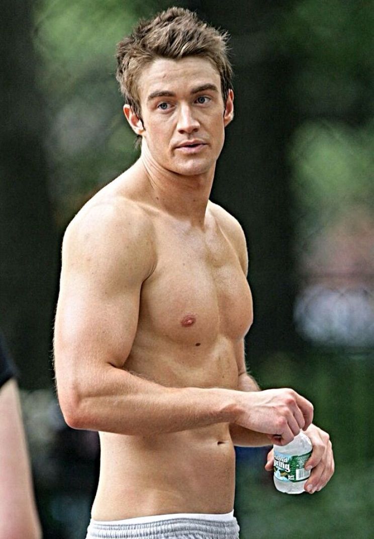 Robert Buckley