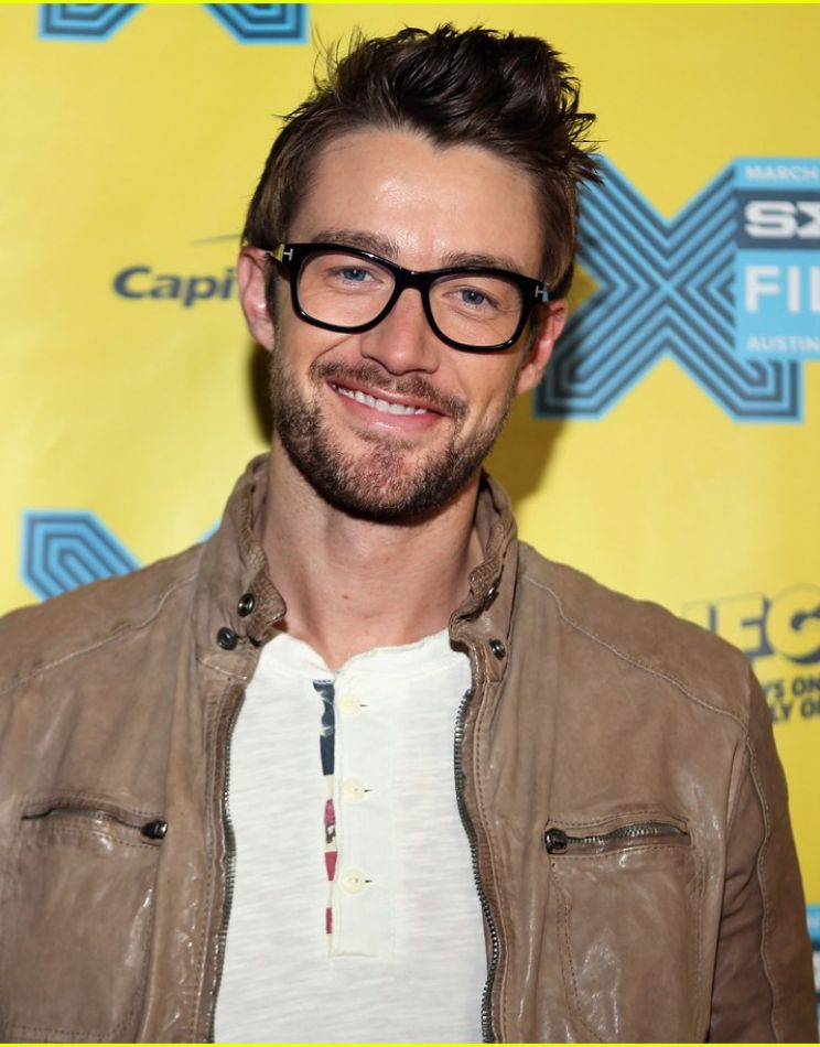 Robert Buckley