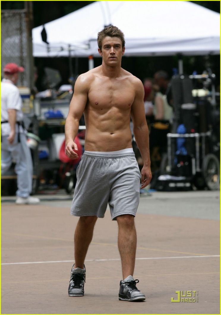 Robert Buckley