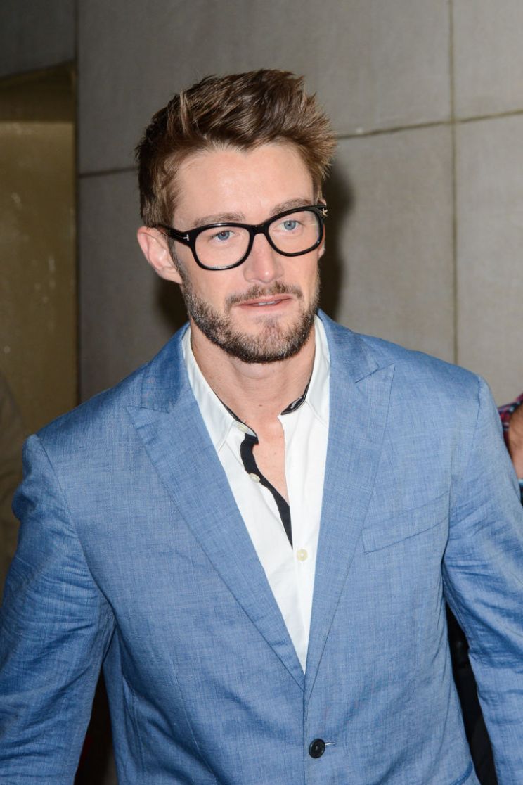 Robert Buckley