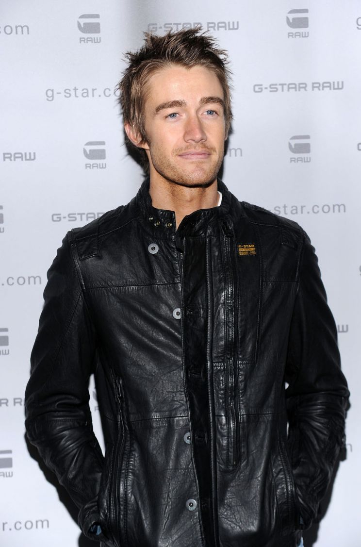 Robert Buckley