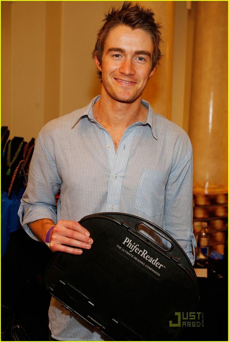 Robert Buckley