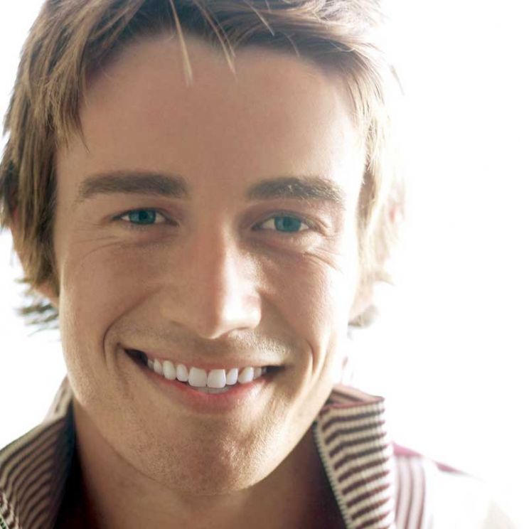 Robert Buckley