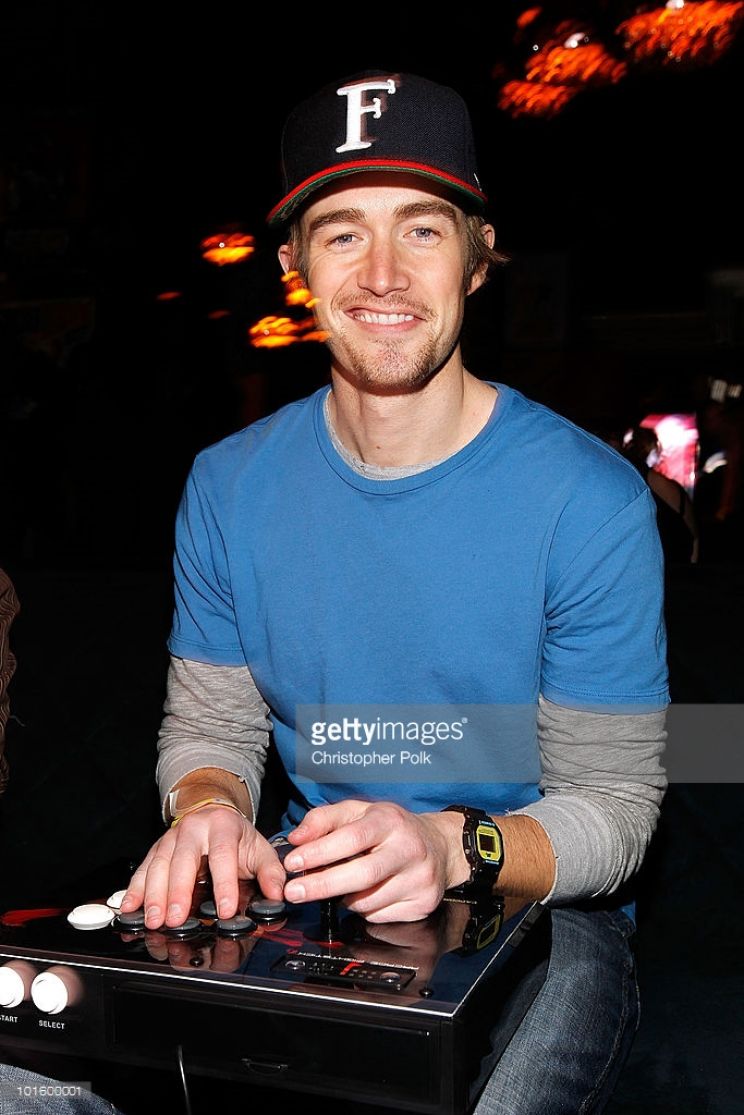 Robert Buckley