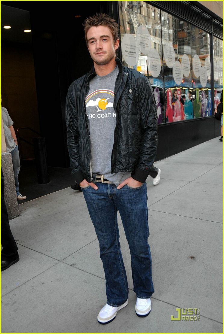 Robert Buckley