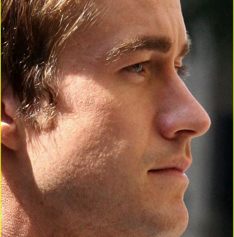 Robert Buckley