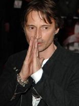 Robert Carlyle