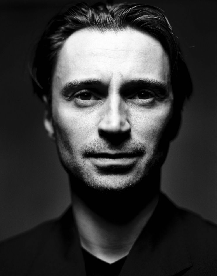 Robert Carlyle