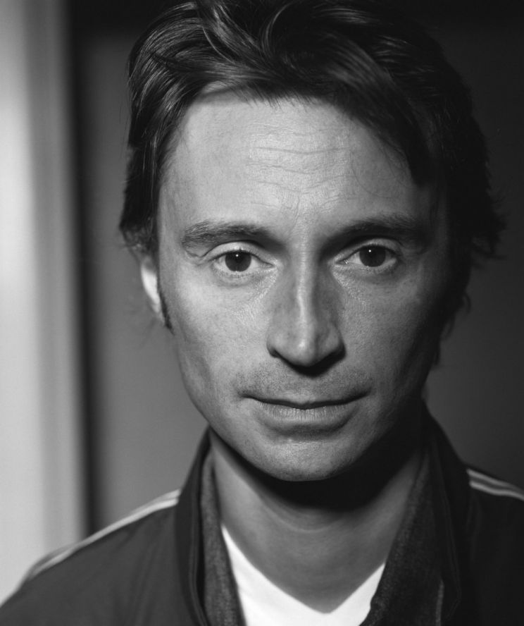 Robert Carlyle