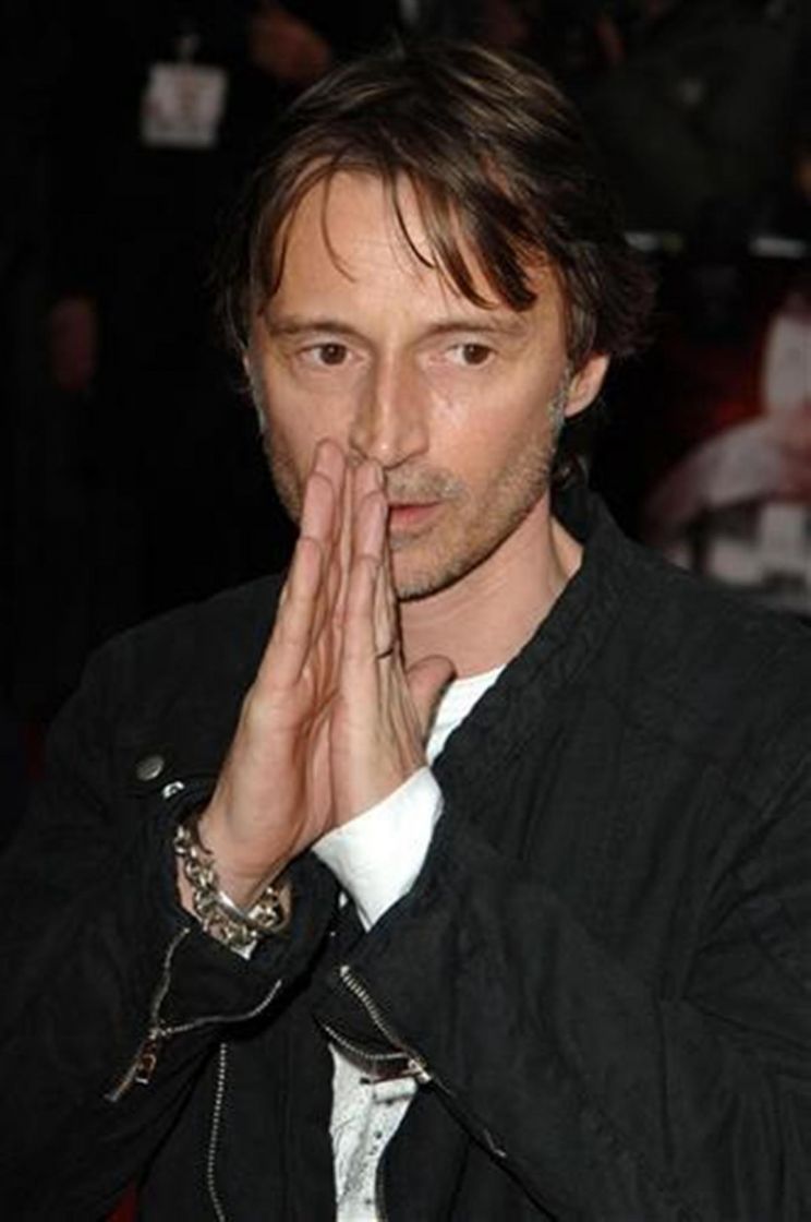 Robert Carlyle