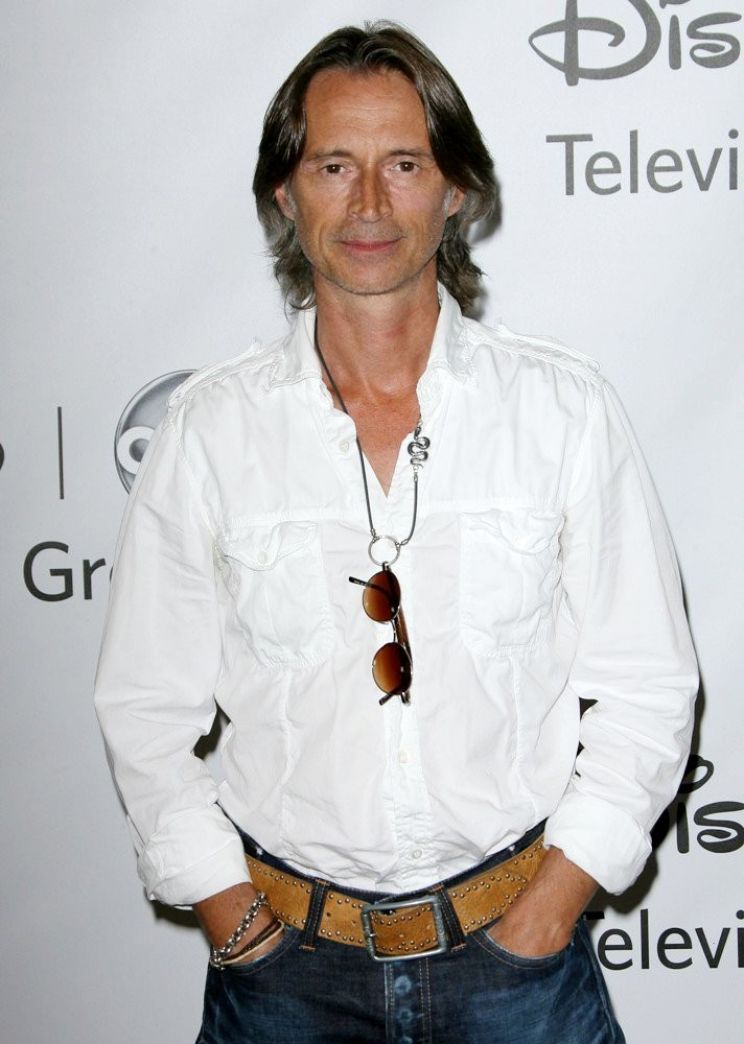 Robert Carlyle