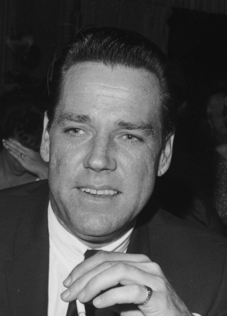 Robert Emhardt