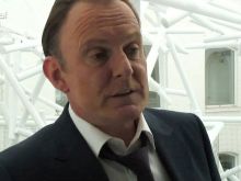 Robert Glenister