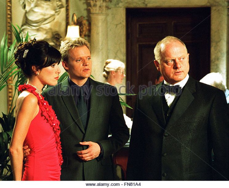Robert Glenister