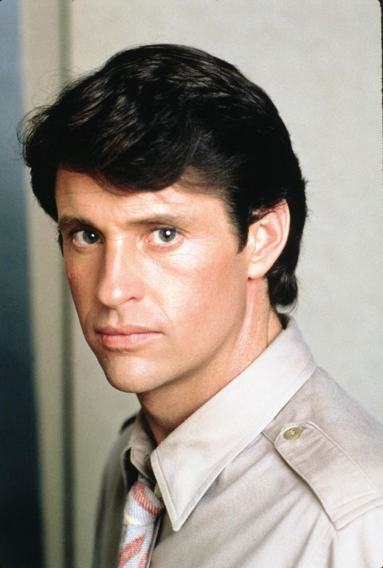 Robert Hays