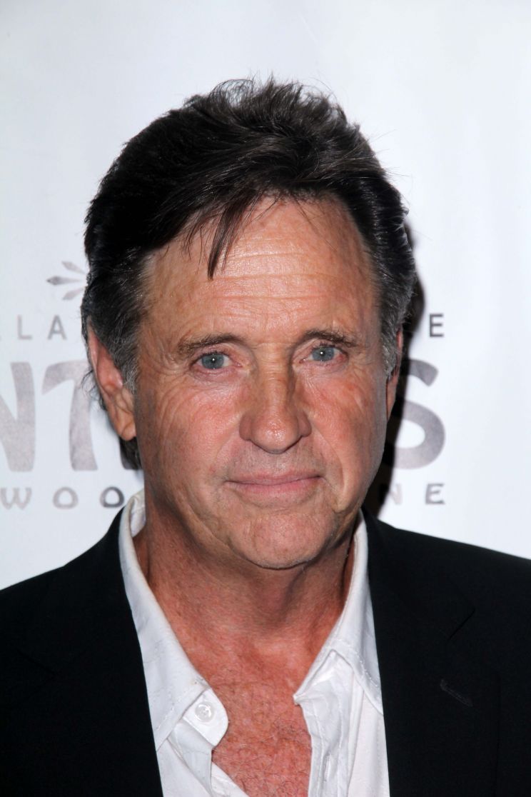 Robert Hays