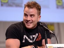 Robert Kazinsky