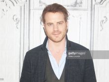 Robert Kazinsky