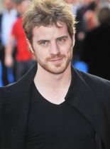 Robert Kazinsky photo