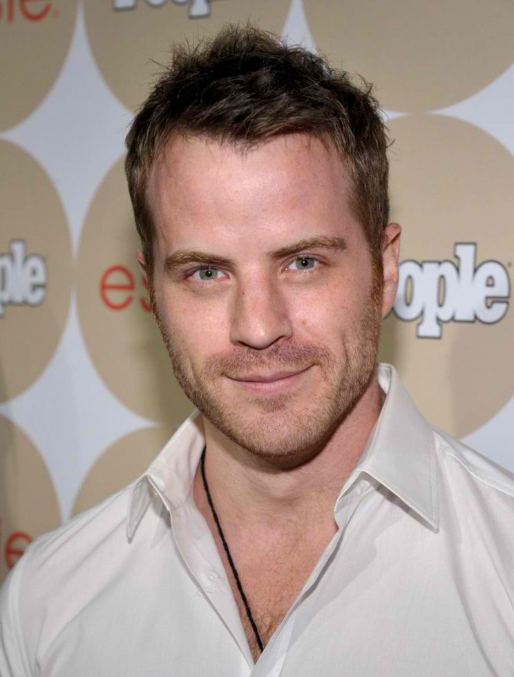 Robert Kazinsky