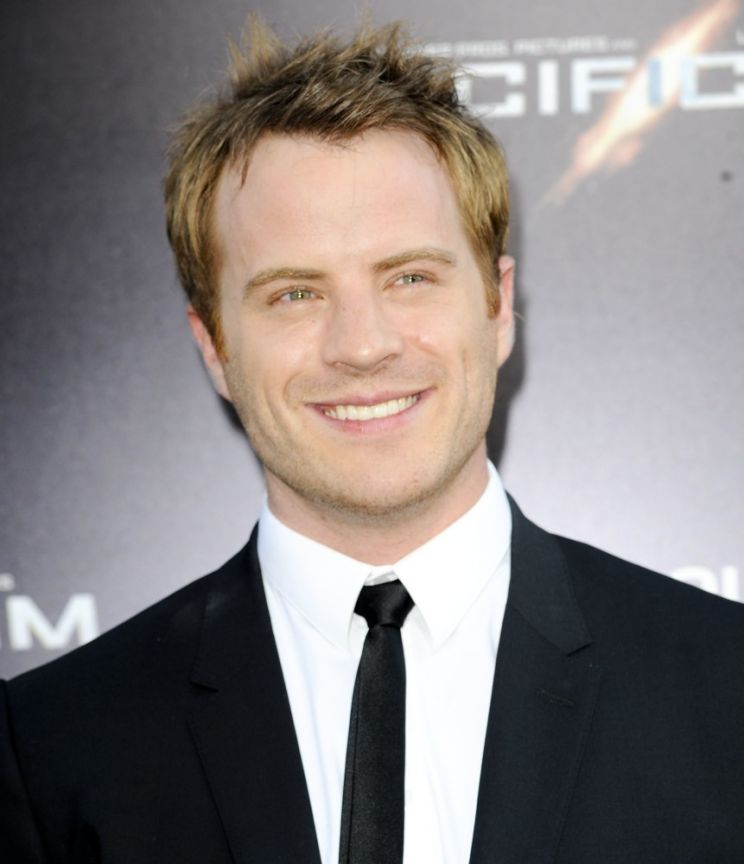 Robert Kazinsky