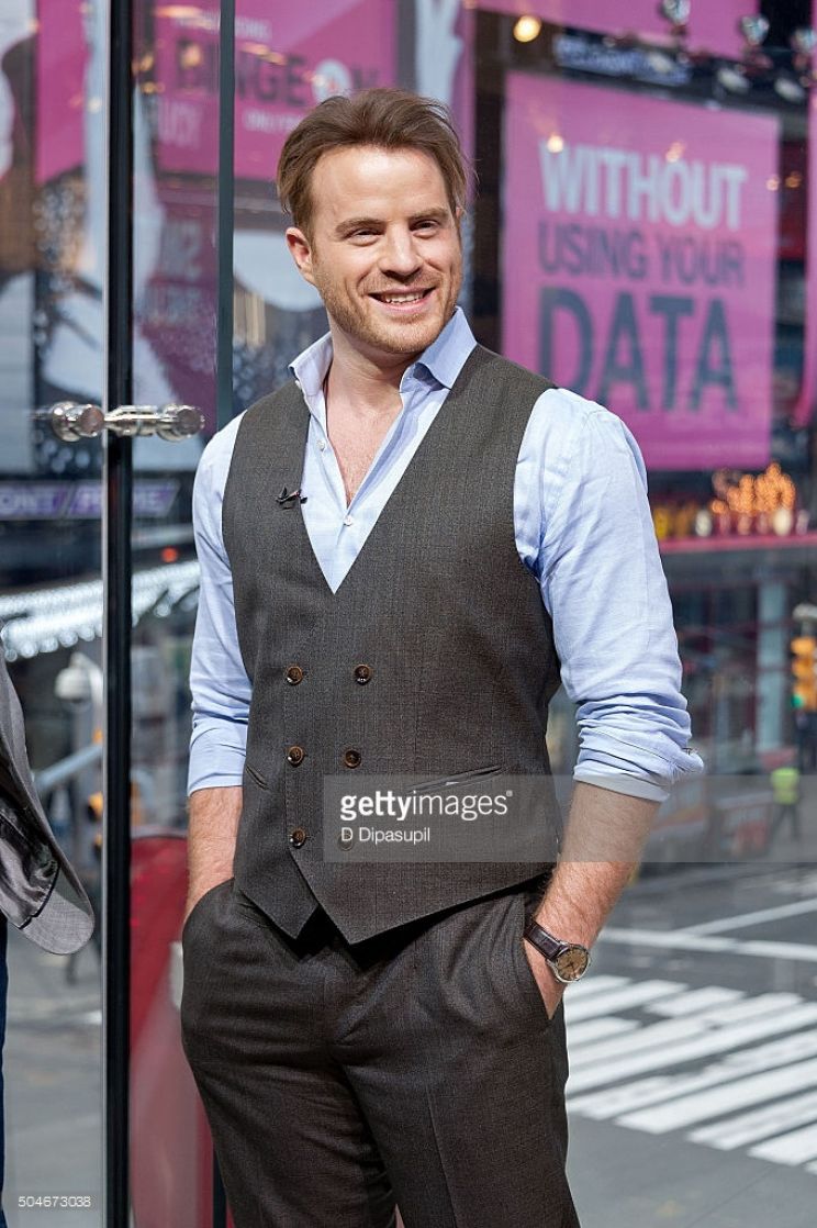 Robert Kazinsky