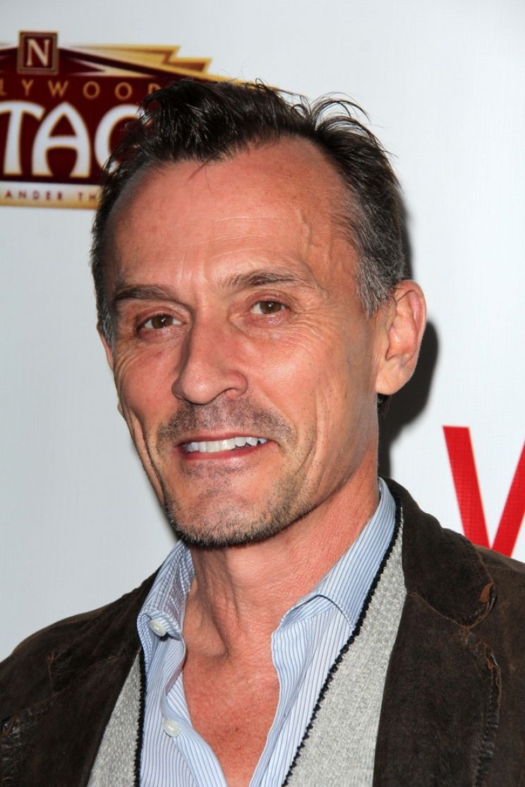 Robert Knepper